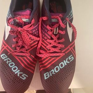 Brooks Hyperion Size 8.5